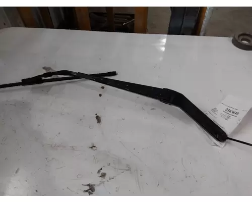 VOLVO VNL WINDSHIELD WIPER ARM