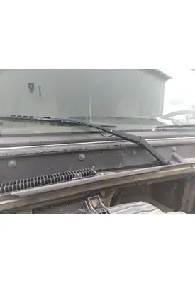 VOLVO VNL WINDSHIELD WIPER ARM