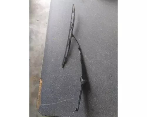 VOLVO VNL WINDSHIELD WIPER ARM