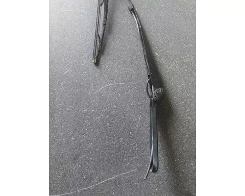 VOLVO VNL WINDSHIELD WIPER ARM