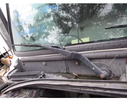 VOLVO VNL WINDSHIELD WIPER ARM