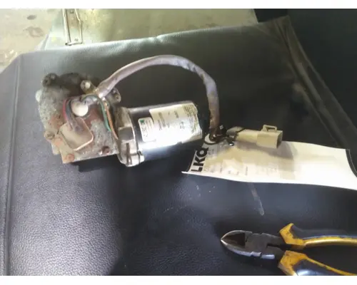 VOLVO VNL WINDSHIELD WIPER MOTOR