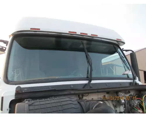 VOLVO VNL Windshield Glass