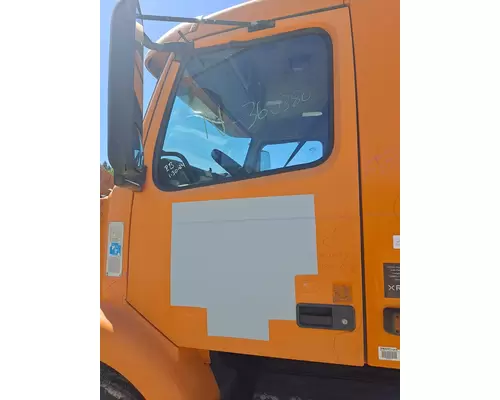 VOLVO VNM 1999-2020 DOOR ASSEMBLY, FRONT