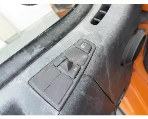 VOLVO VNM 1999-2020 DOOR ASSEMBLY, FRONT
