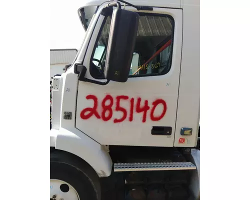 VOLVO VNM 1999-2020 DOOR ASSEMBLY, FRONT