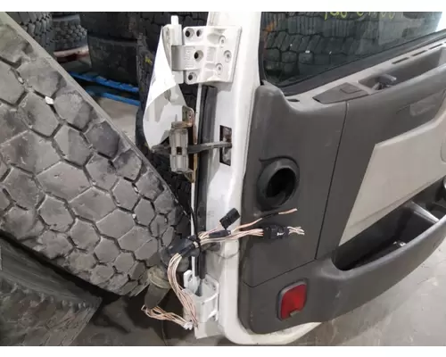 VOLVO VNM 1999-2020 DOOR ASSEMBLY, FRONT