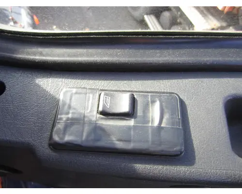 VOLVO VNM 1999-2020 DOOR ASSEMBLY, FRONT