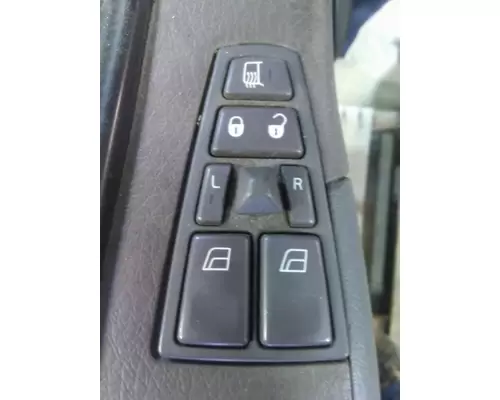 VOLVO VNM 1999-2020 DOOR ASSEMBLY, FRONT