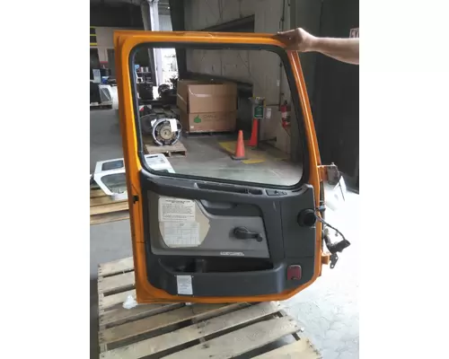 VOLVO VNM 1999-2020 DOOR ASSEMBLY, FRONT