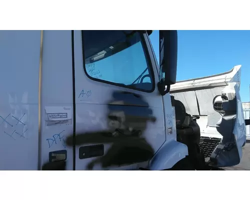VOLVO VNM 1999-2020 DOOR ASSEMBLY, FRONT