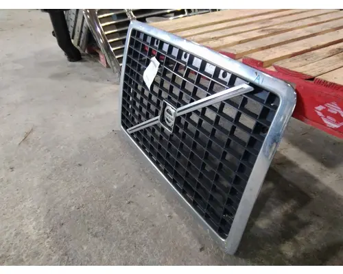 VOLVO VNM 2004-2020 GRILLE
