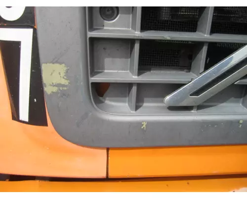 VOLVO VNM 2004-2020 GRILLE