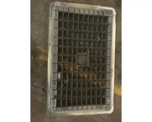 VOLVO VNM 2004-2020 GRILLE