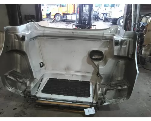 VOLVO VNM 2004-2020 HOOD