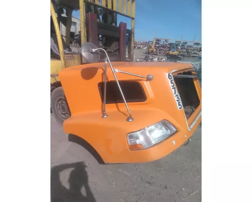 VOLVO VNM 2004-2020 HOOD