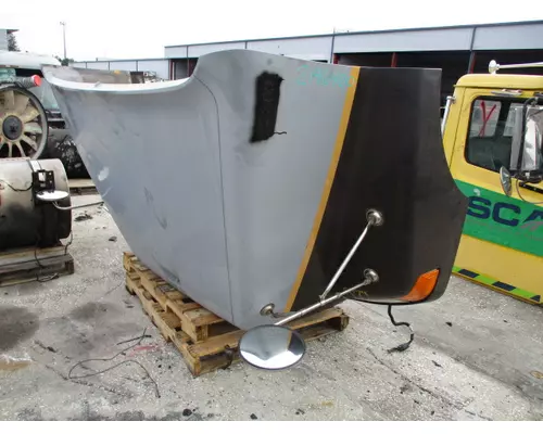 VOLVO VNM 2004-2020 HOOD
