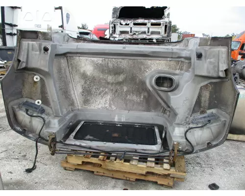VOLVO VNM 2004-2020 HOOD