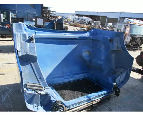 VOLVO VNM 2004-2020 HOOD