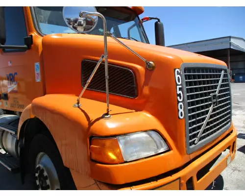 VOLVO VNM 2004-2020 HOOD