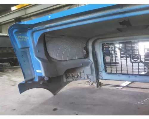 VOLVO VNM 2004-2020 HOOD