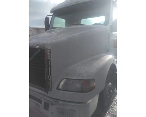 VOLVO VNM 2004-2020 HOOD