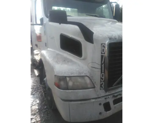 VOLVO VNM 2004-2020 HOOD