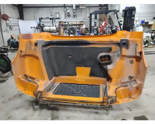 VOLVO VNM 2004-2020 HOOD