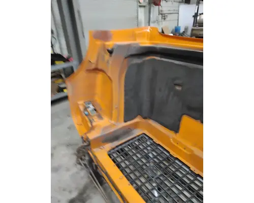 VOLVO VNM 2004-2020 HOOD