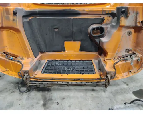 VOLVO VNM 2004-2020 HOOD