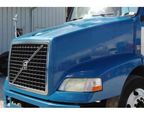 VOLVO VNM 2004-2020 HOOD