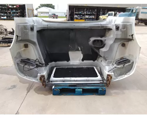 VOLVO VNM 2004-2020 HOOD