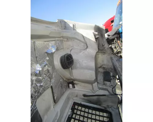 VOLVO VNM 2004-2020 HOOD