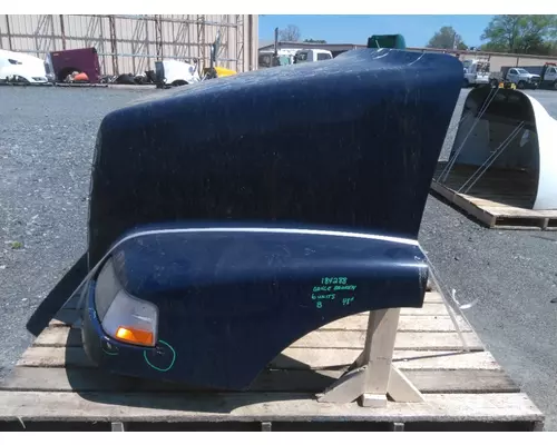 VOLVO VNM 2004-2020 HOOD