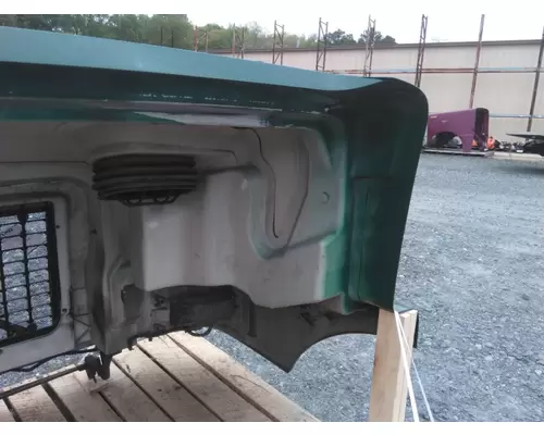 VOLVO VNM 2004-2020 HOOD