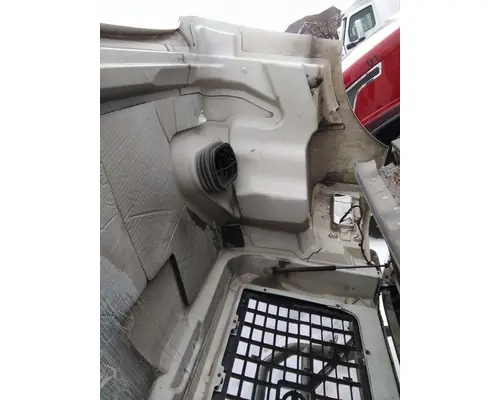 VOLVO VNM 2004-2020 HOOD