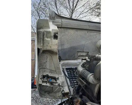 VOLVO VNM 2004-2020 HOOD