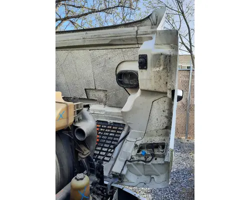 VOLVO VNM 2004-2020 HOOD