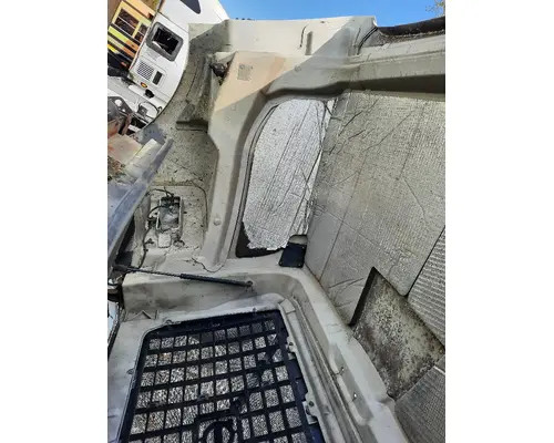 VOLVO VNM 2004-2020 HOOD