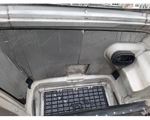 VOLVO VNM 2004-2020 HOOD