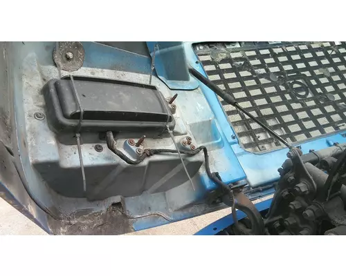 VOLVO VNM 2004-2020 HOOD