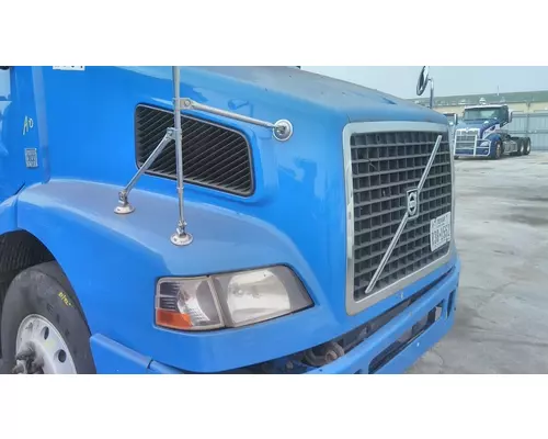 VOLVO VNM 2004-2020 HOOD