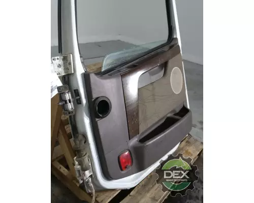 VOLVO VNM 200 8311 side door, complete