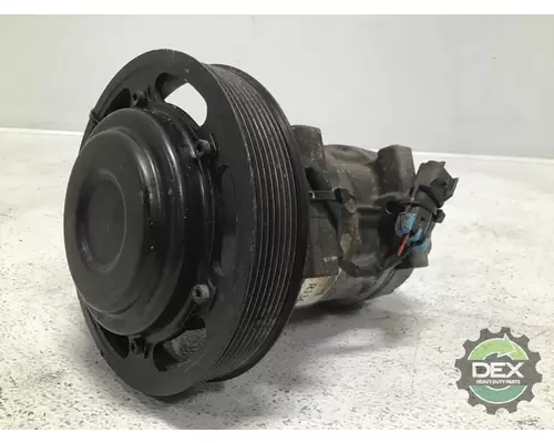 VOLVO VNM 200 8743 compressor and mounting; compressor mounting