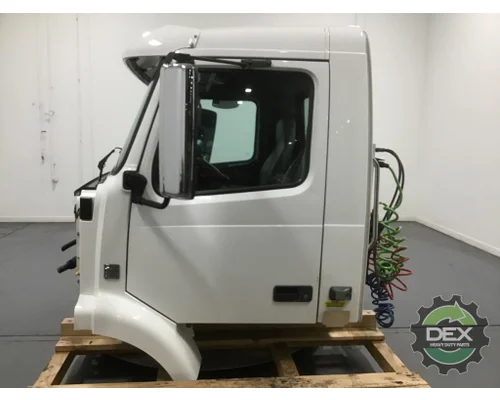 VOLVO VNM 200 Cab