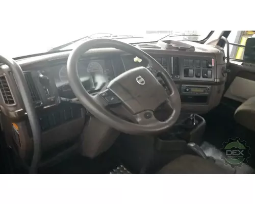 VOLVO VNM 200 Cab