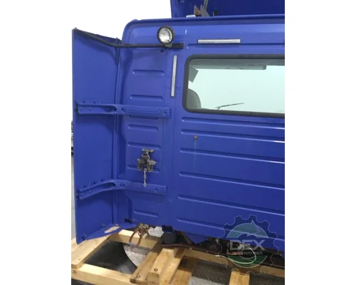 VOLVO VNM 200 Cab