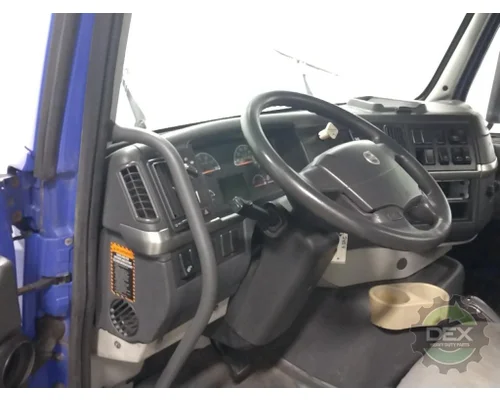 VOLVO VNM 200 Cab