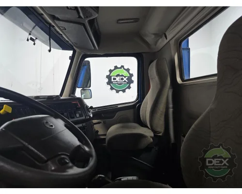 VOLVO VNM 200 Cab