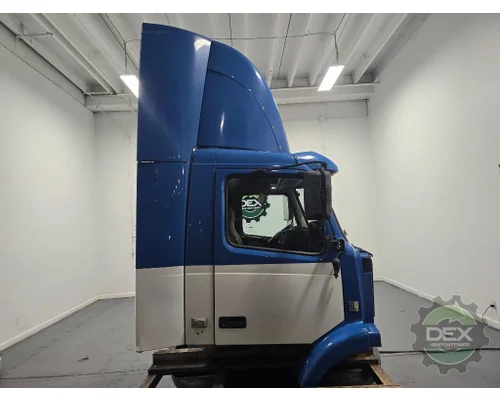 VOLVO VNM 200 Cab
